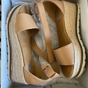 Platform sandal perfect for spring!